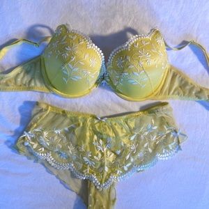 Adore Me Yellow Bra Set